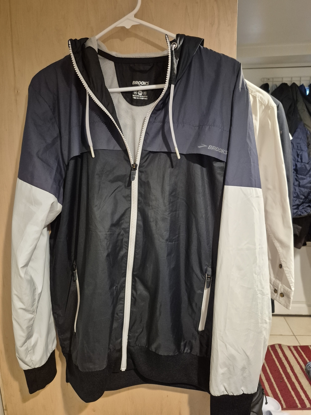 Brooks Men’s Colorblock Runner's Windbreaker Hoodie